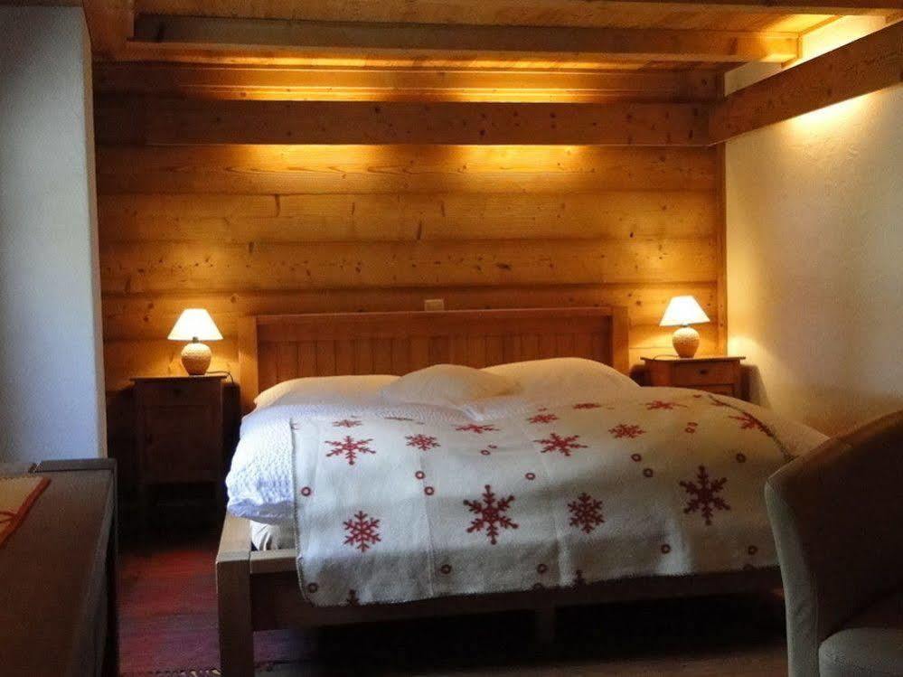 Hotel Restaurant Les Lilas 레디아블러레 외부 사진
