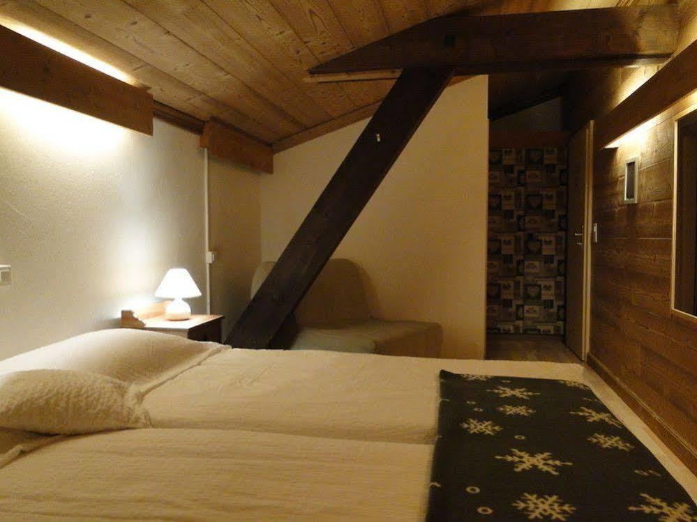 Hotel Restaurant Les Lilas 레디아블러레 외부 사진