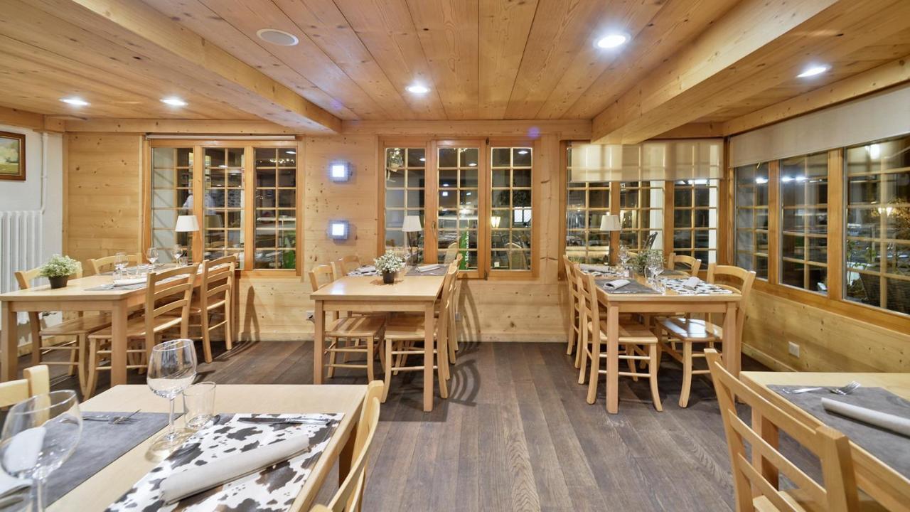 Hotel Restaurant Les Lilas 레디아블러레 외부 사진