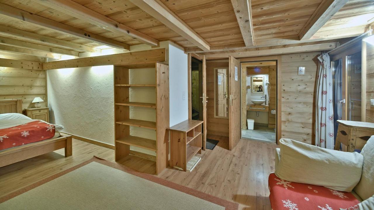Hotel Restaurant Les Lilas 레디아블러레 외부 사진