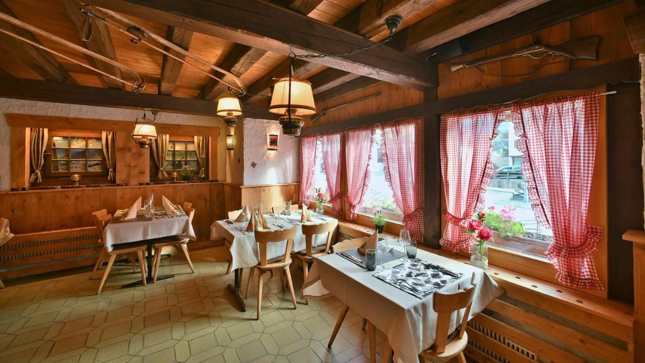 Hotel Restaurant Les Lilas 레디아블러레 외부 사진